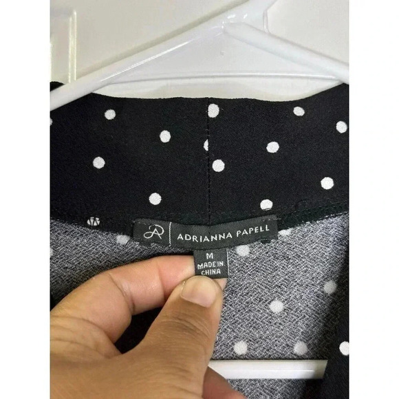 ADRIANNA PAPELL Black White Polka Dot Blouse Top Short Flutter Sleeve Size 14 - Picture 3 of 7